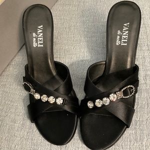 EVENING PROM Vaneli Heels 8 NARROW